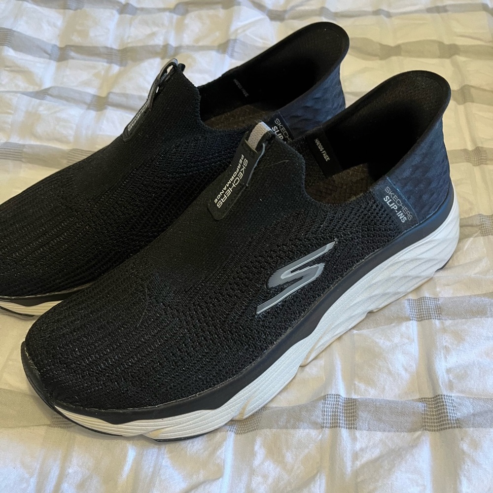 Womens black casual sketchers